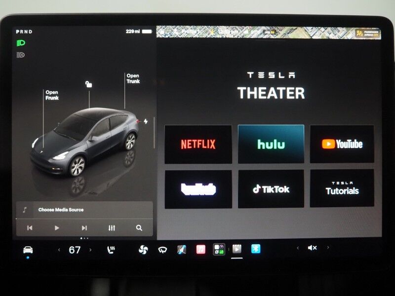 2024 Tesla Model Y RWD *TRAFFIC AWARE CRUISE CONTROL, NAVIGATION, SAFETY ALERTS, SURROUND VIEW CAMERAS, PANORAMA GLASS ROOF, HEATED SEATS/STEERING WHEEL, WIRELESS CHARGING Round Rock TX