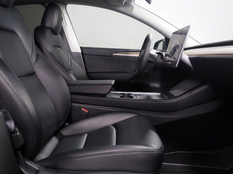 2024 Tesla Model Y RWD *TRAFFIC AWARE CRUISE CONTROL, NAVIGATION, SAFETY ALERTS, SURROUND VIEW CAMERAS, PANORAMA GLASS ROOF, HEATED SEATS/STEERING WHEEL, WIRELESS CHARGING Round Rock TX