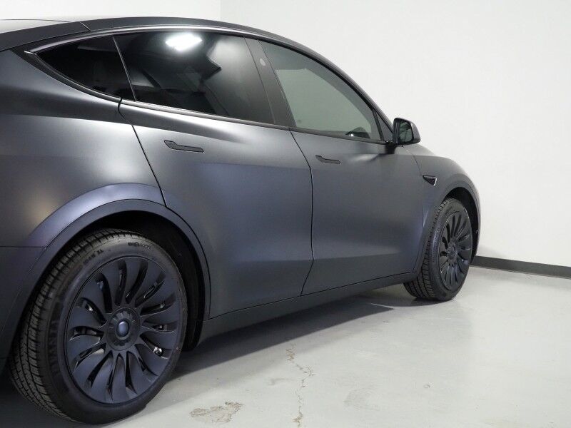 2024 Tesla Model Y RWD *TRAFFIC AWARE CRUISE CONTROL, NAVIGATION, SAFETY ALERTS, SURROUND VIEW CAMERAS, PANORAMA GLASS ROOF, HEATED SEATS/STEERING WHEEL, WIRELESS CHARGING Round Rock TX
