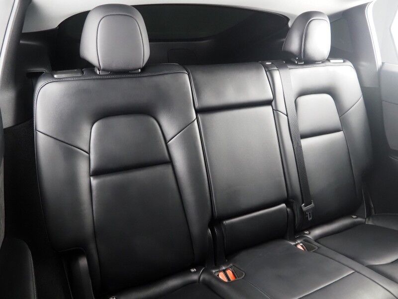 2024 Tesla Model Y RWD *TRAFFIC AWARE CRUISE CONTROL, NAVIGATION, SAFETY ALERTS, SURROUND VIEW CAMERAS, PANORAMA GLASS ROOF, HEATED SEATS/STEERING WHEEL, WIRELESS CHARGING Round Rock TX