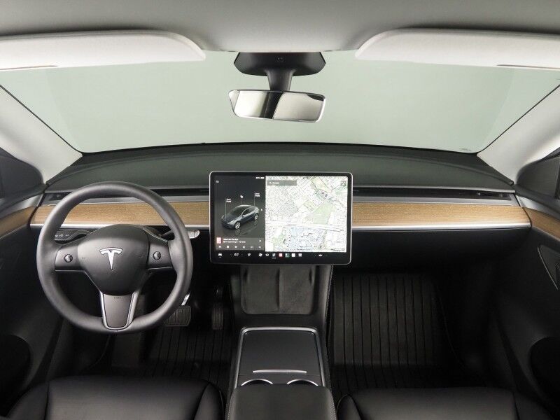 2024 Tesla Model Y RWD *TRAFFIC AWARE CRUISE CONTROL, NAVIGATION, SAFETY ALERTS, SURROUND VIEW CAMERAS, PANORAMA GLASS ROOF, HEATED SEATS/STEERING WHEEL, WIRELESS CHARGING Round Rock TX