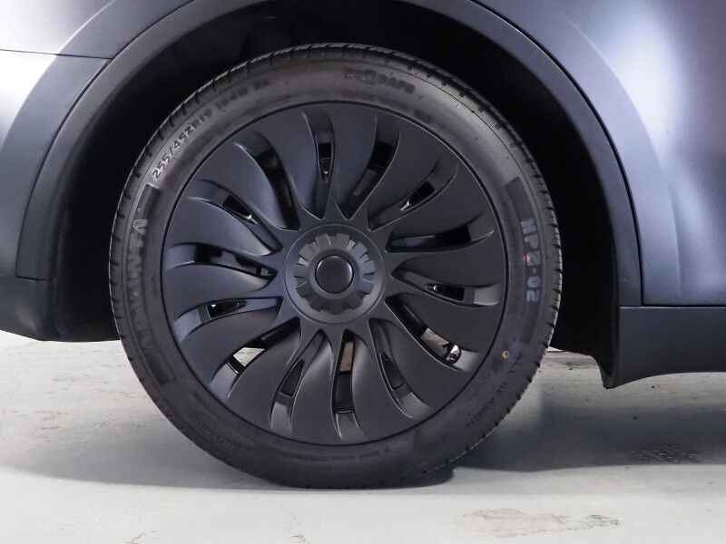 2024 Tesla Model Y RWD *TRAFFIC AWARE CRUISE CONTROL, NAVIGATION, SAFETY ALERTS, SURROUND VIEW CAMERAS, PANORAMA GLASS ROOF, HEATED SEATS/STEERING WHEEL, WIRELESS CHARGING Round Rock TX