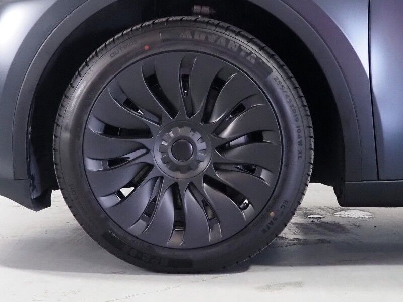 2024 Tesla Model Y RWD *TRAFFIC AWARE CRUISE CONTROL, NAVIGATION, SAFETY ALERTS, SURROUND VIEW CAMERAS, PANORAMA GLASS ROOF, HEATED SEATS/STEERING WHEEL, WIRELESS CHARGING Round Rock TX