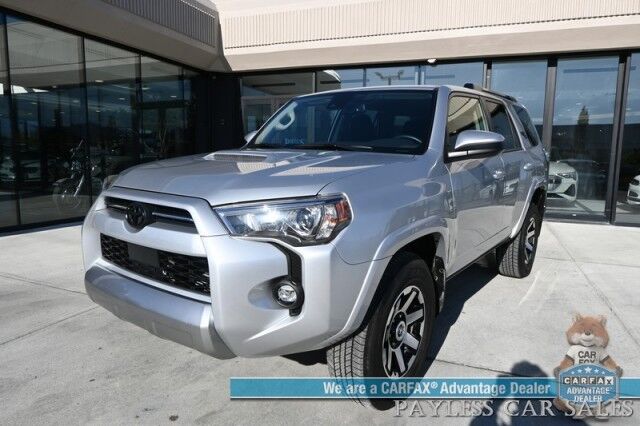 2024 Toyota 4Runner TRD Off Road / 4X4 / 4.0L V6 / Power Driver's Seat / Adaptive Cruise / Lane Departure & Blind Spot Alert / Apple CarPlay & Android Auto / USB Input / Back Up Camera / Alloy Wheels / Tow Pkg / 1-Owner