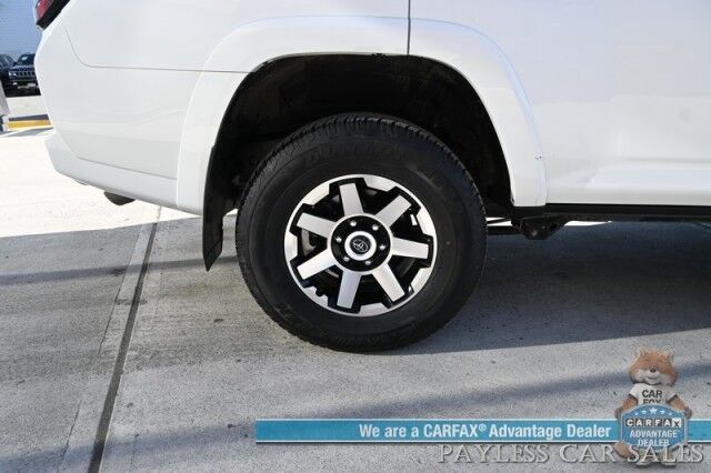 2024 Toyota 4Runner TRD Off Road / 4X4 / 4.0L V6 / Power Driver's Seat / Adaptive Cruise / Lane Departure & Blind Spot Alert / Bluetooth / Back Up Camera / Keyless Entry & Start / Alloy Wheels / Tow Pkg / 1-Owner Anchorage AK