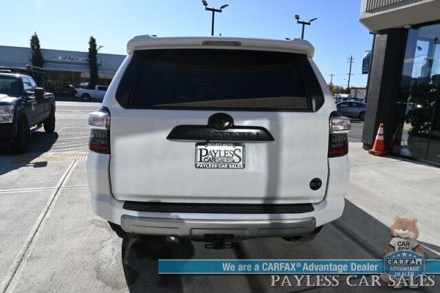 2024 Toyota 4Runner TRD Off Road / 4X4 / 4.0L V6 / Power Driver's Seat / Adaptive Cruise / Lane Departure & Blind Spot Alert / Bluetooth / Back Up Camera / Keyless Entry & Start / Alloy Wheels / Tow Pkg / 1-Owner Anchorage AK
