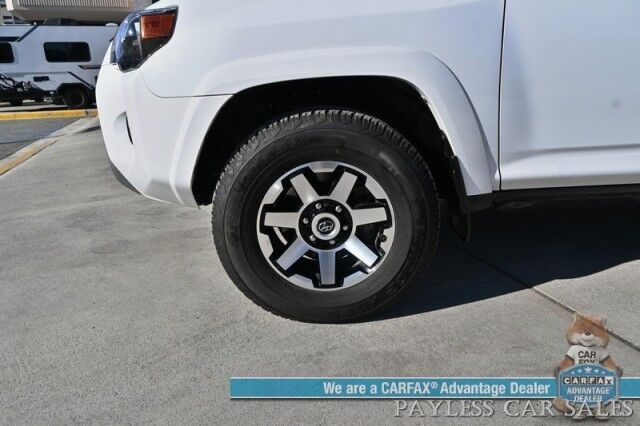 2024 Toyota 4Runner TRD Off Road / 4X4 / 4.0L V6 / Power Driver's Seat / Adaptive Cruise / Lane Departure & Blind Spot Alert / Bluetooth / Back Up Camera / Keyless Entry & Start / Alloy Wheels / Tow Pkg / 1-Owner Anchorage AK