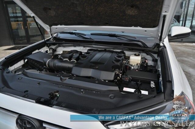 2024 Toyota 4Runner TRD Off Road / 4X4 / 4.0L V6 / Power Driver's Seat / Adaptive Cruise / Lane Departure & Blind Spot / Apple CarPlay & Android Auto / Back Up Camera / Keyless Entry & Start / Alloy Wheels / Tow Pkg / 1-Owner Anchorage AK