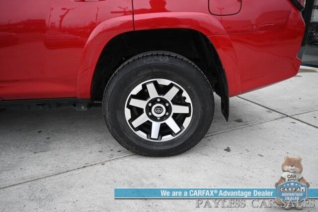 2024 Toyota 4Runner TRD Off Road / 4X4 / 4.0L V6 / Power Driver's Seat / Adaptive Cruise / Lane Departure & Blind Spot / Apple CarPlay & Android Auto / Back Up Camera / Keyless Entry & Start / Alloy Wheels / Tow Pkg / 1-Owner Anchorage AK