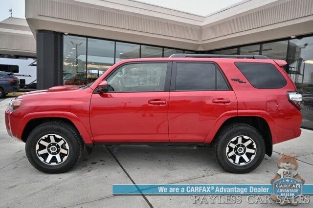 2024 Toyota 4Runner TRD Off Road / 4X4 / 4.0L V6 / Power Driver's Seat / Adaptive Cruise / Lane Departure & Blind Spot / Apple CarPlay & Android Auto / Back Up Camera / Keyless Entry & Start / Alloy Wheels / Tow Pkg / 1-Owner