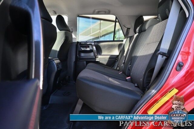 2024 Toyota 4Runner TRD Off Road / 4X4 / 4.0L V6 / Power Driver's Seat / Adaptive Cruise / Lane Departure & Blind Spot / Apple CarPlay & Android Auto / Back Up Camera / Keyless Entry & Start / Alloy Wheels / Tow Pkg / 1-Owner Anchorage AK