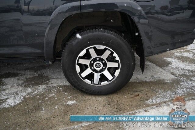 2024 Toyota 4Runner TRD Off Road / 4X4 / 4.0L V6 / Power Driver's Seat / Adaptive Cruise / Lane Departure & Blind Spot / Apple CarPlay & Android Auto / Back Up Camera / Keyless Entry & Start / Alloy Wheels / Tow Pkg / 1-Owner Anchorage AK