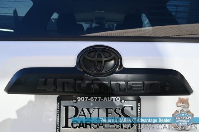 2024 Toyota 4Runner TRD Off Road / 4X4 / 4.0L V6 / Power Driver's Seat / Adaptive Cruise / Lane Departure & Blind Spot / Apple CarPlay & Android Auto / USB Input / Back Up Camera / Keyless Entry & Start / Tow Pkg / 1-Owner Anchorage AK