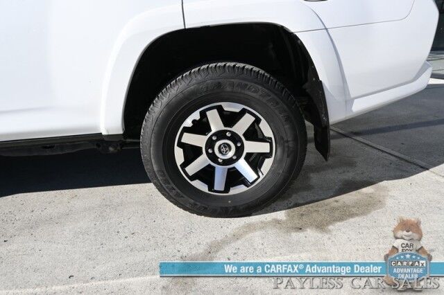 2024 Toyota 4Runner TRD Off Road / 4X4 / 4.0L V6 / Power Driver's Seat / Adaptive Cruise / Lane Departure & Blind Spot / Apple CarPlay & Android Auto / USB Input / Back Up Camera / Keyless Entry & Start / Tow Pkg / 1-Owner Anchorage AK