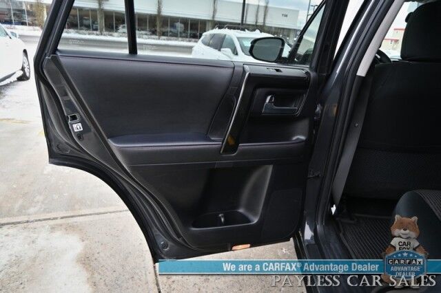 2024 Toyota 4Runner TRD Off Road / 4X4 / 4.0L V6 / Power Driver's Seat / Adaptive Cruise / Lane Departure & Blind Spot / Apple CarPlay & Android Auto / USB Input / Back Up Camera / Keyless Entry & Start / Tow Pkg / 1-Owner Anchorage AK