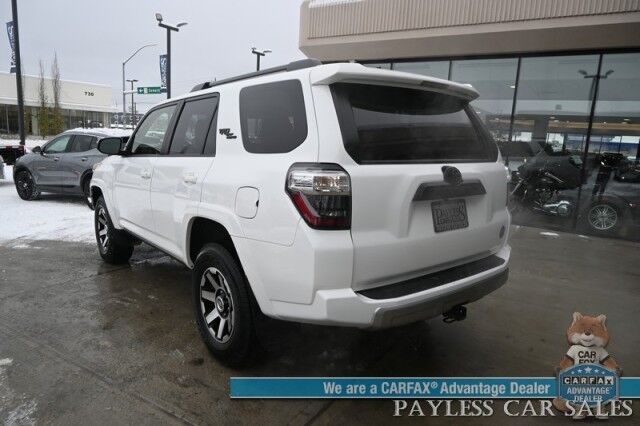 2024 Toyota 4Runner TRD Off Road / 4X4 / 4.0L V6 / Power Driver's Seat / Adaptive Cruise / Lane Departure & Blind Spot / Apple CarPlay & Android Auto / USB Input / Back Up Camera / Keyless Entry & Start / Tow Pkg / 1-Owner Anchorage AK