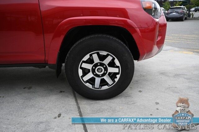 2024 Toyota 4Runner TRD Off Road / 4X4 / Power Driver's Seat / Blind Spot & Lane Departure Alert / Collision Alert / Apple CarPlay & Android Auto / Back Up Camera / Cruise Control / Keyless Entry & Start / Tow Pkg / 1-Owner Anchorage AK
