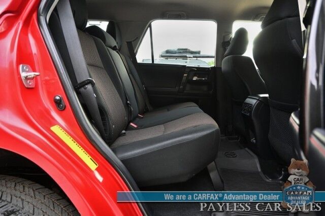 2024 Toyota 4Runner TRD Off Road / 4X4 / Power Driver's Seat / Blind Spot & Lane Departure Alert / Collision Alert / Apple CarPlay & Android Auto / Back Up Camera / Cruise Control / Keyless Entry & Start / Tow Pkg / 1-Owner Anchorage AK