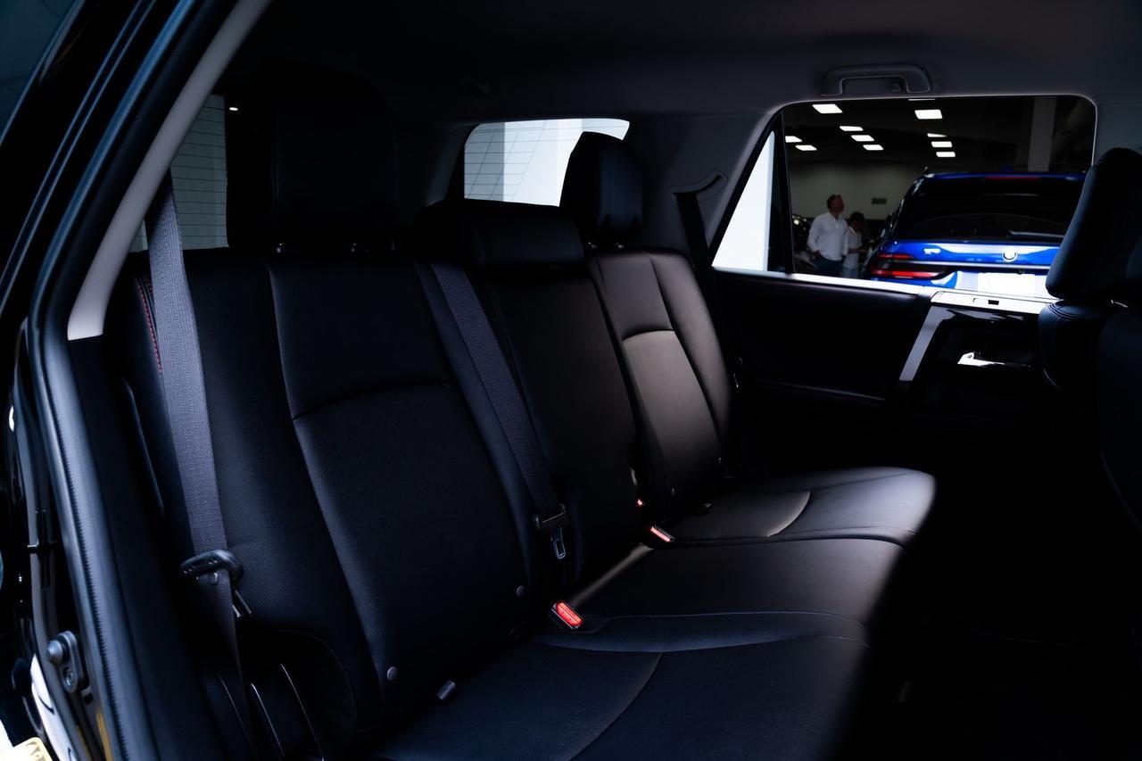 2024 Toyota 4Runner TRD Off-Road Premium 1 Owner Off Road Premium Package Portland OR