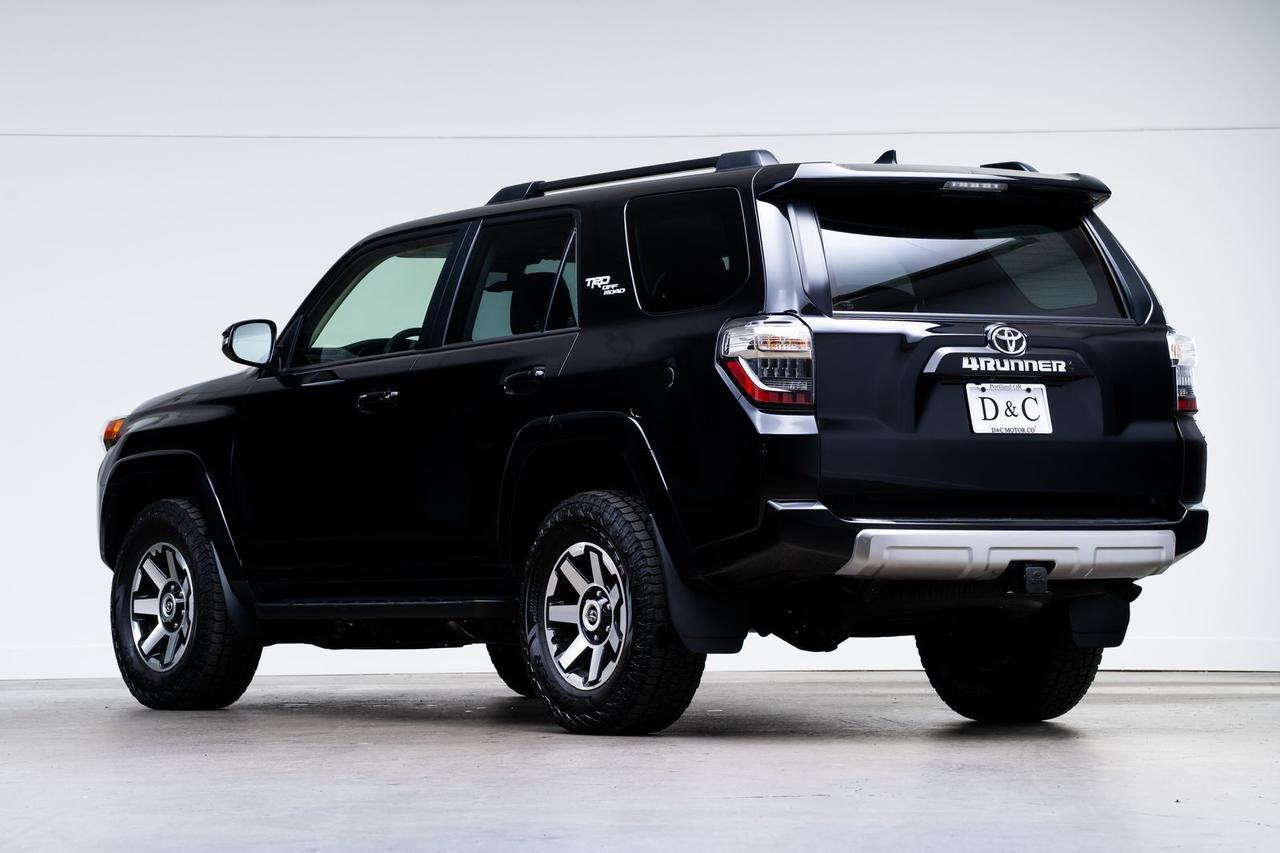 2024 Toyota 4Runner TRD Off-Road Premium 1 Owner Off Road Premium Package Portland OR
