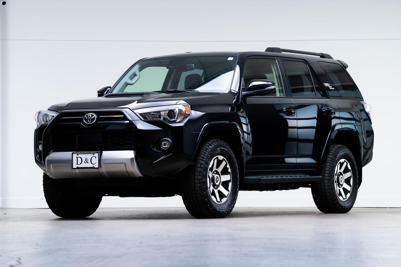 2024 Toyota 4Runner TRD Off-Road Premium 1 Owner Off Road Premium Package Portland OR