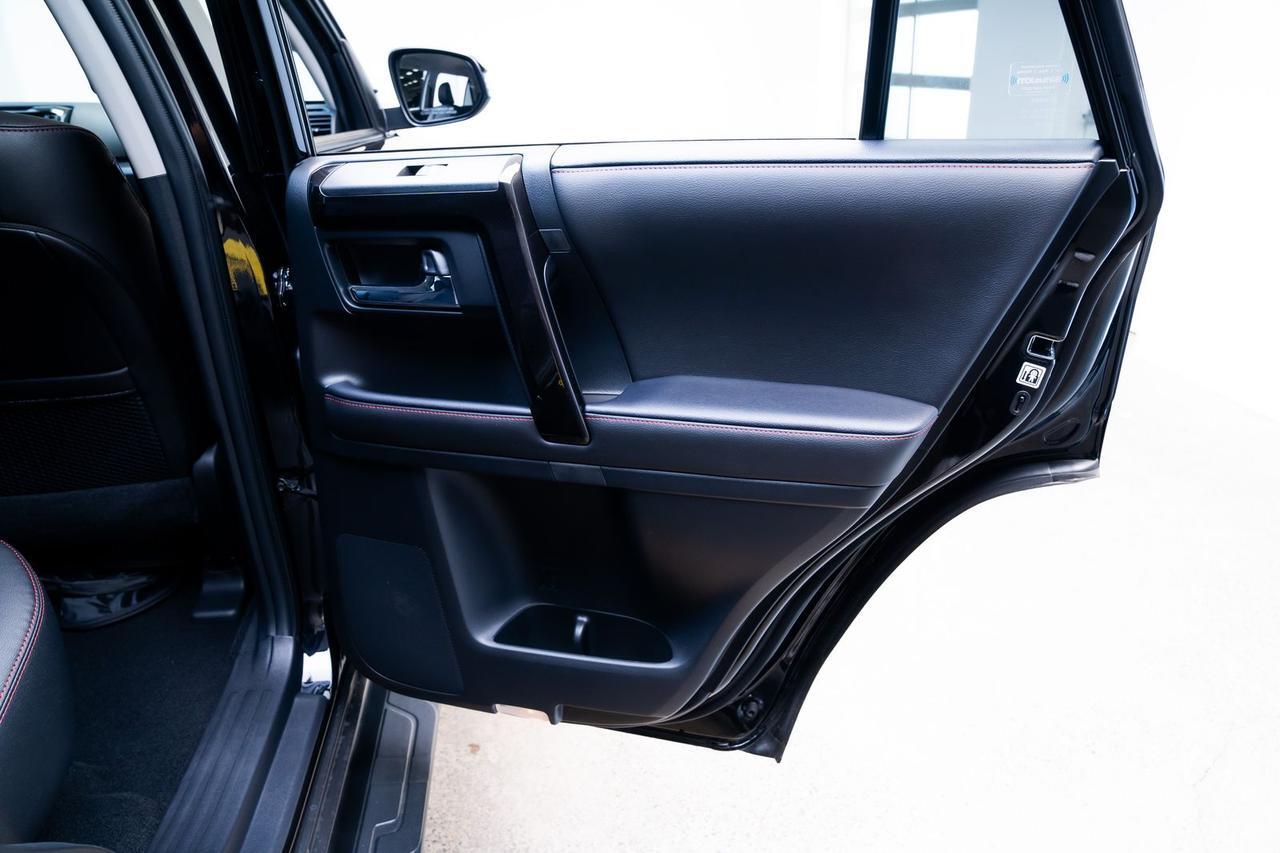 2024 Toyota 4Runner TRD Off-Road Premium 1 Owner Off Road Premium Package Portland OR