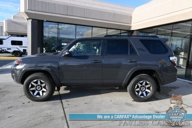 2024 Toyota 4Runner TRD Off Road Premium / 4X4 / Power & Heated Leather Seats / Heated Steering Wheel / Sunroof / Navigation / Lane Departure & Blind Spot Alert / Apple CarPlay & Android Auto / Back up Cam / Tow Pkg / 1-Owner