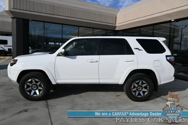 2024 Toyota 4Runner TRD Off Road Premium / 4X4 / Power & Heated Leather Seats / Heated Steering Wheel / Sunroof / Navigation / Lane Watch & Blind Spot Alert / Apple CarPlay & Android Auto / Back up Cam / Tow Pkg / 1-Owner
