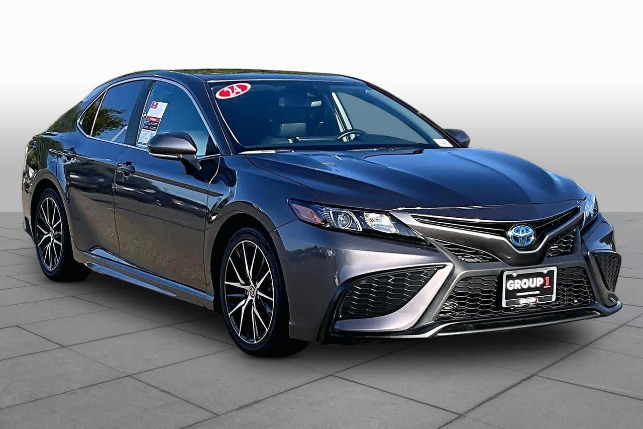 2024 Toyota Camry Hybrid SE