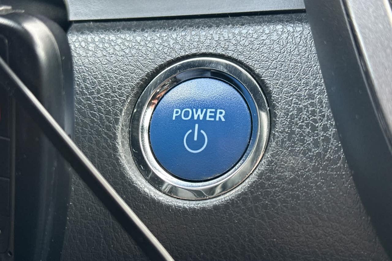 2024 Toyota Camry Hybrid SE Nightshade Roseville CA