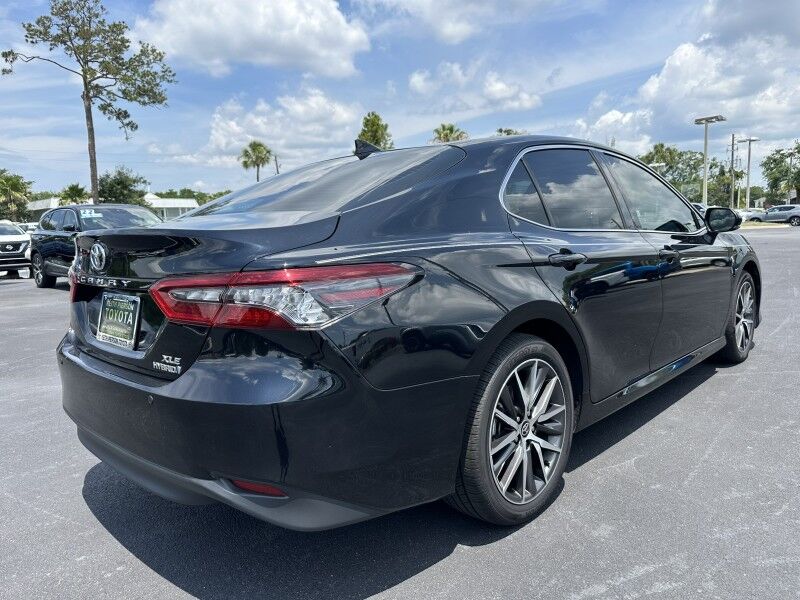 2024 Toyota Camry Hybrid XLE