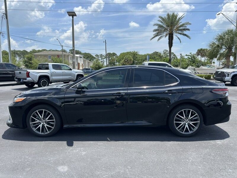 2024 Toyota Camry Hybrid XLE
