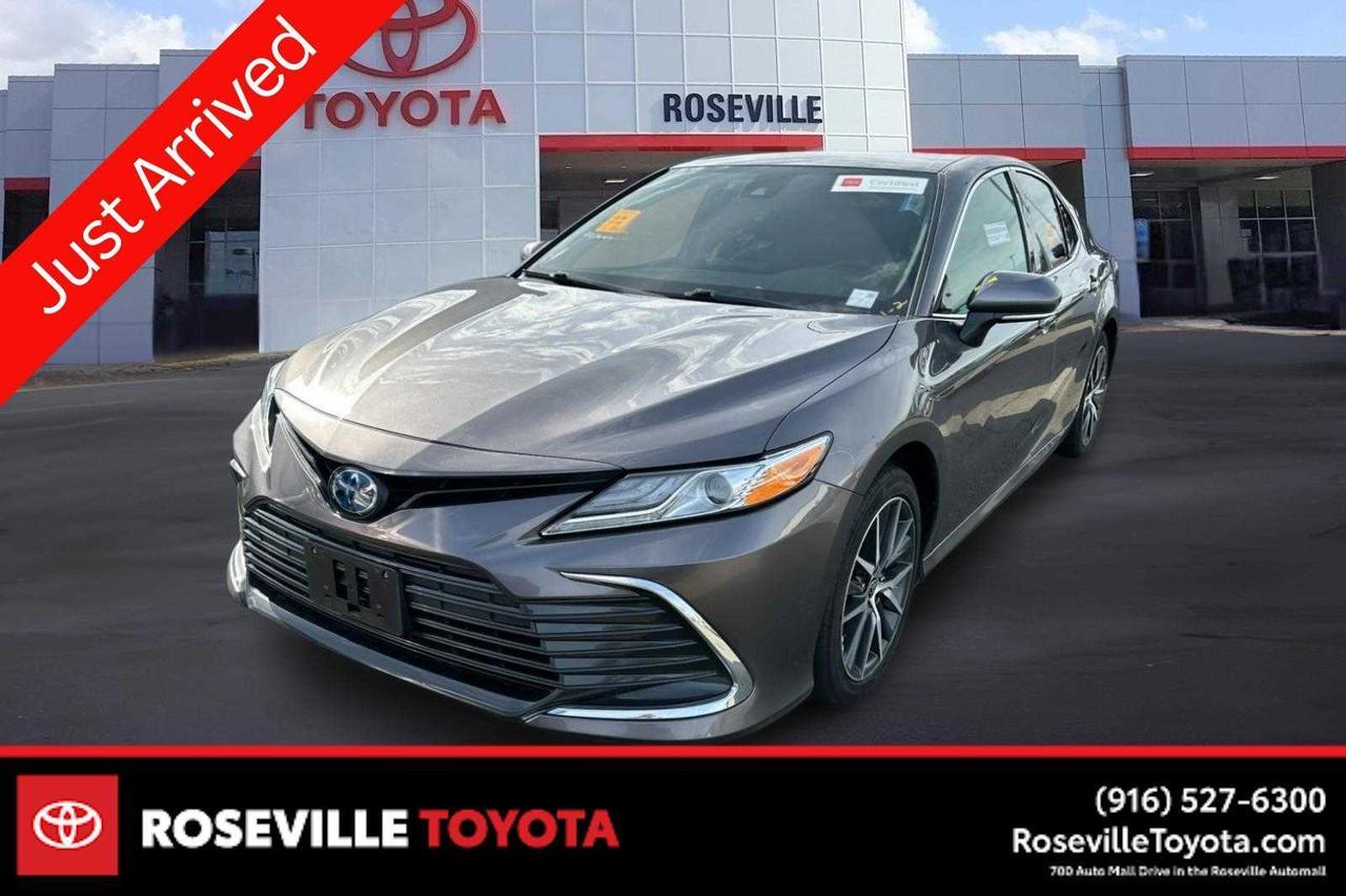 2024 Toyota Camry Hybrid XLE