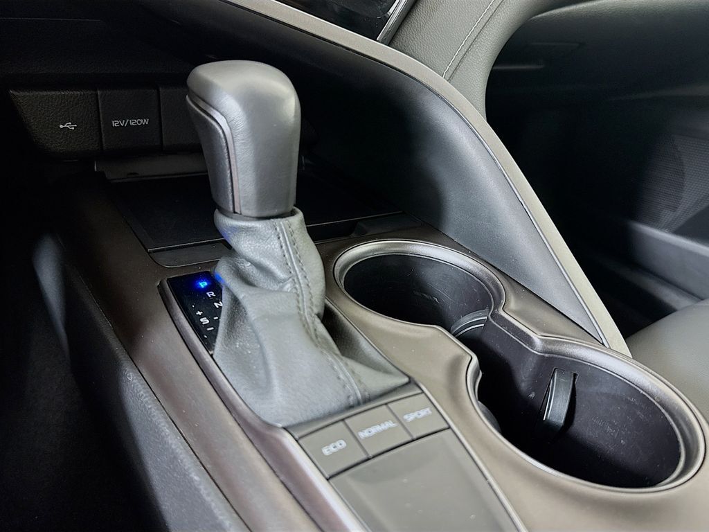 2024 Toyota Camry SE photo 14