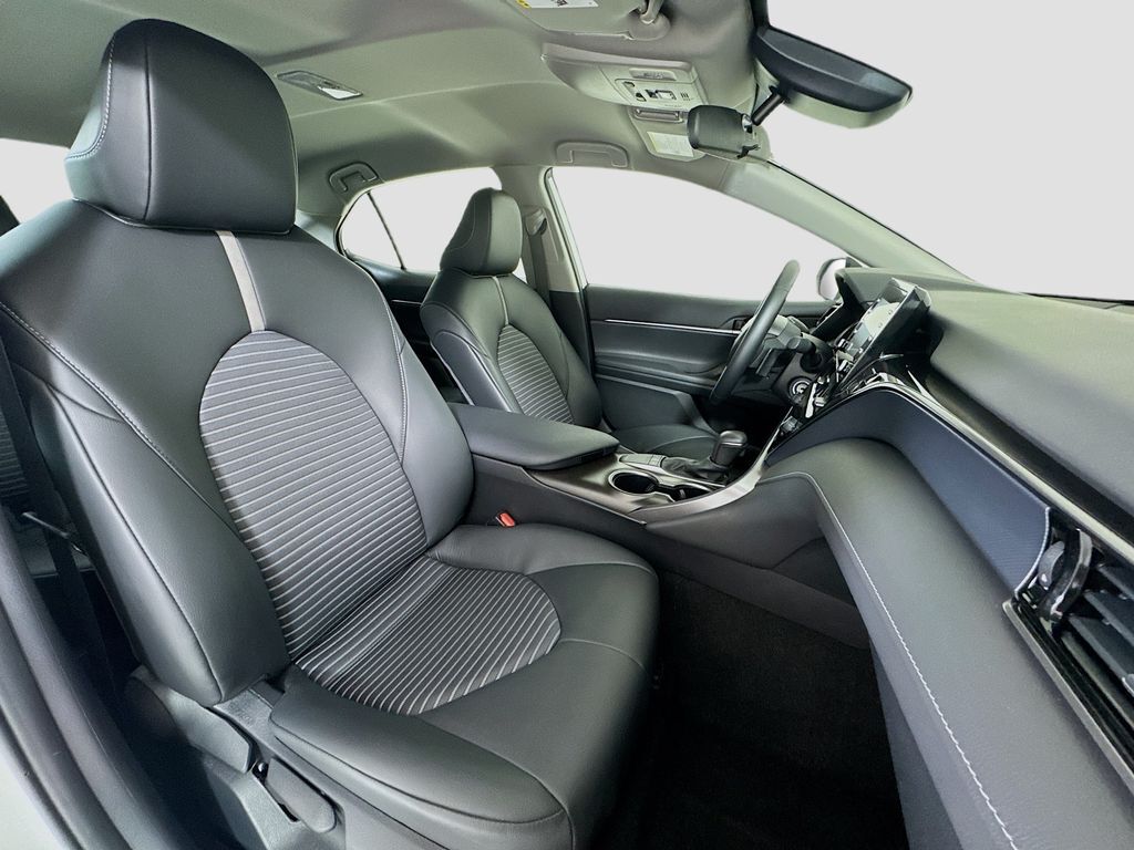 2024 Toyota Camry SE photo 21