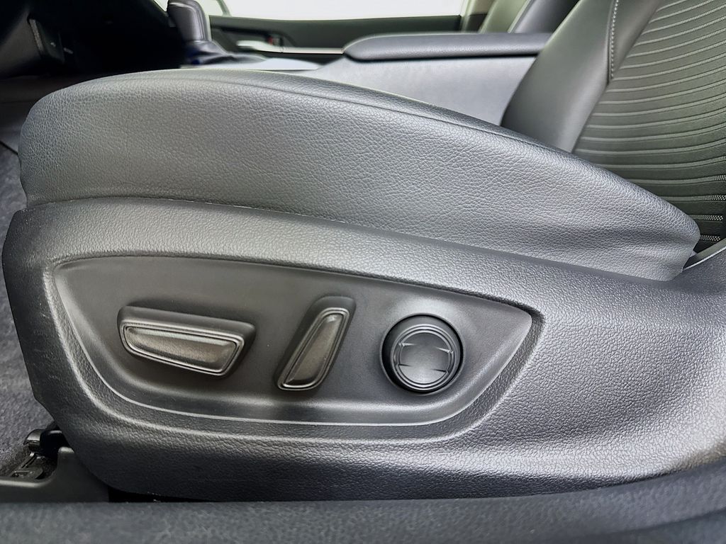 2024 Toyota Camry SE photo 16