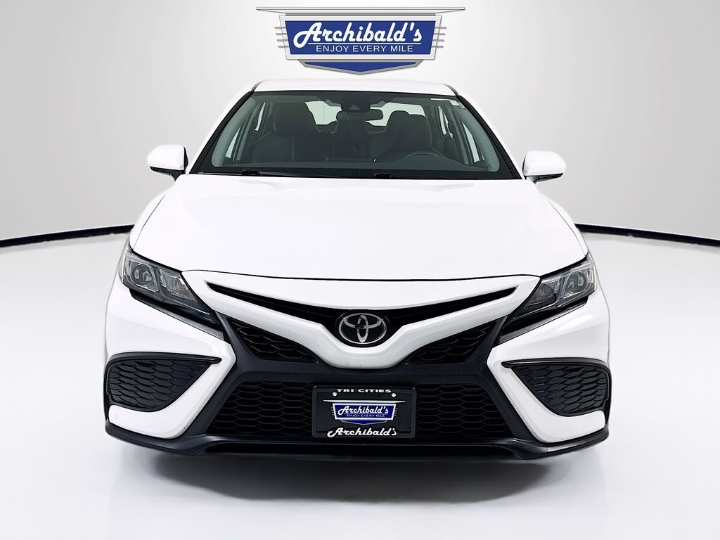 2024 Toyota Camry SE photo 2