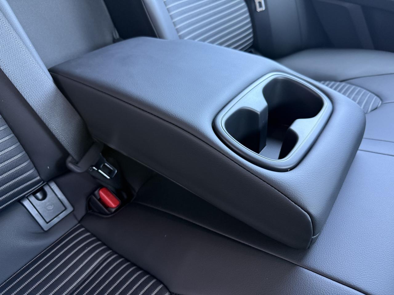 2024 Toyota Camry SE photo 33