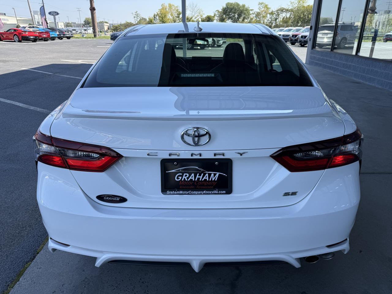 2024 Toyota Camry SE photo 5