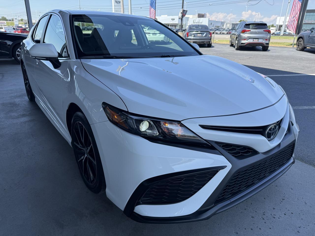 2024 Toyota Camry SE photo 3