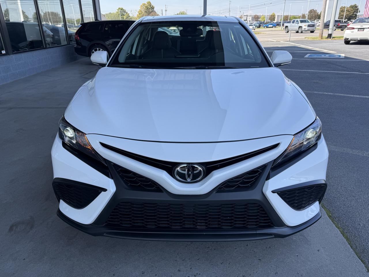 2024 Toyota Camry SE photo 2