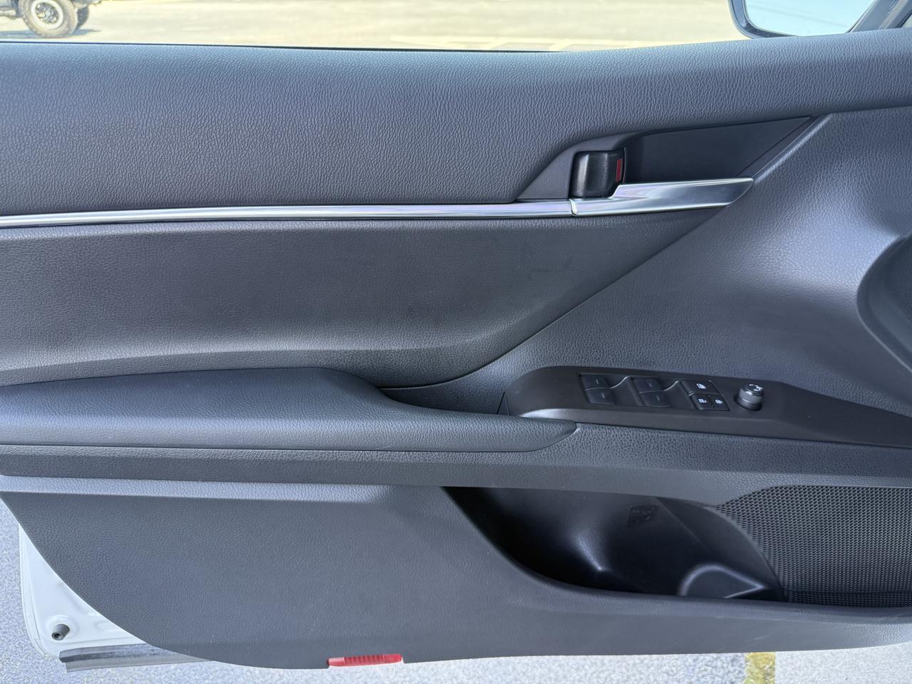 2024 Toyota Camry SE photo 8