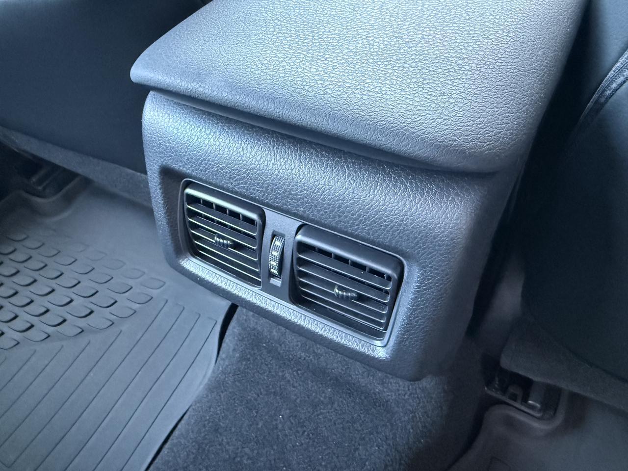 2024 Toyota Camry SE photo 34