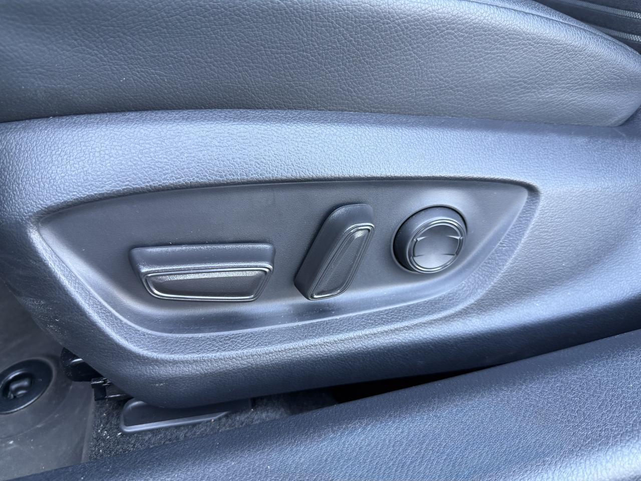 2024 Toyota Camry SE photo 10