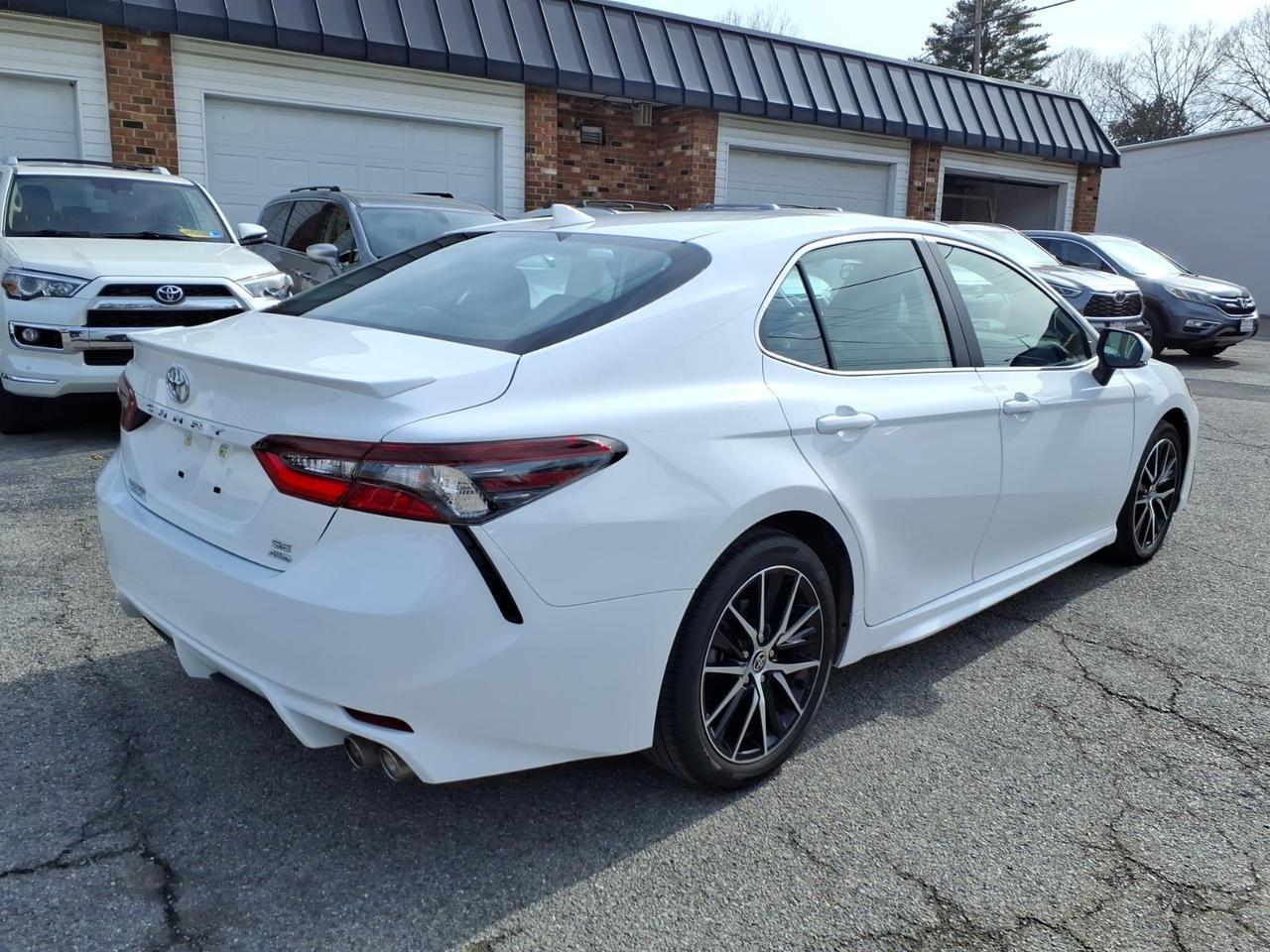 2024 Toyota Camry SE