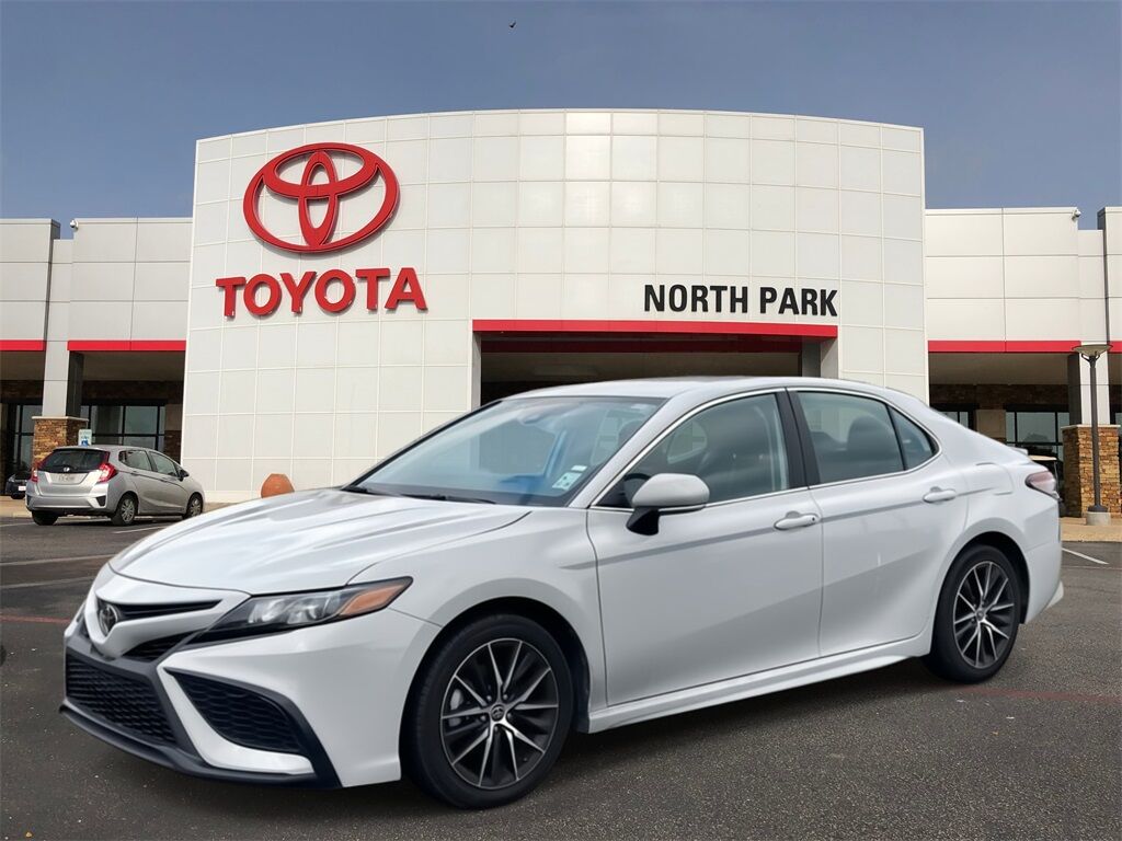 2024 Toyota Camry SE