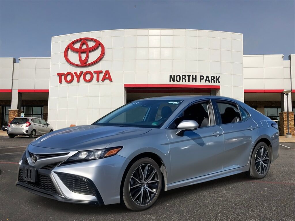 2024 Toyota Camry SE