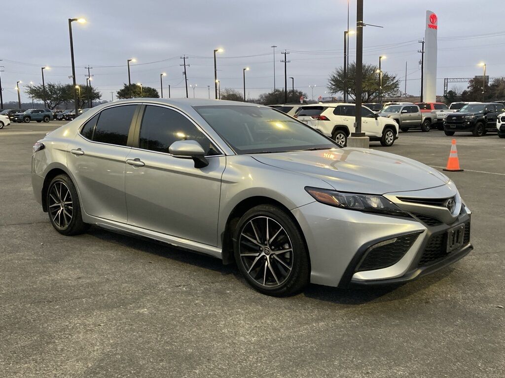 2024 Toyota Camry SE