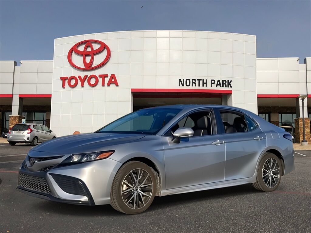 2024 Toyota Camry SE
