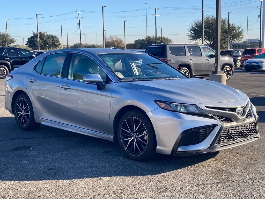 2024 Toyota Camry SE